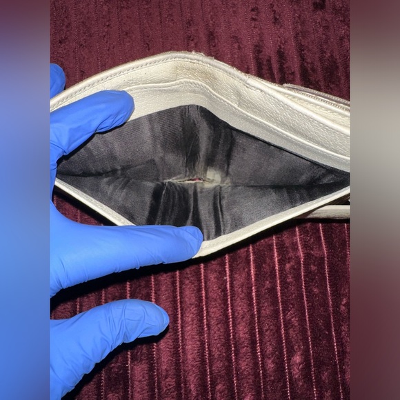 Gucci Eclipse GG Canvas Ivory Compact Wallet - Picture 6 of 13